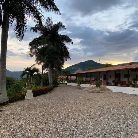 Finca Campestre Con Hermosa Vista Anapoima Exteriör bild