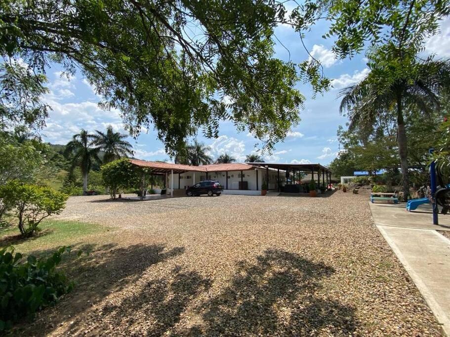 Finca Campestre Con Hermosa Vista Anapoima Exteriör bild