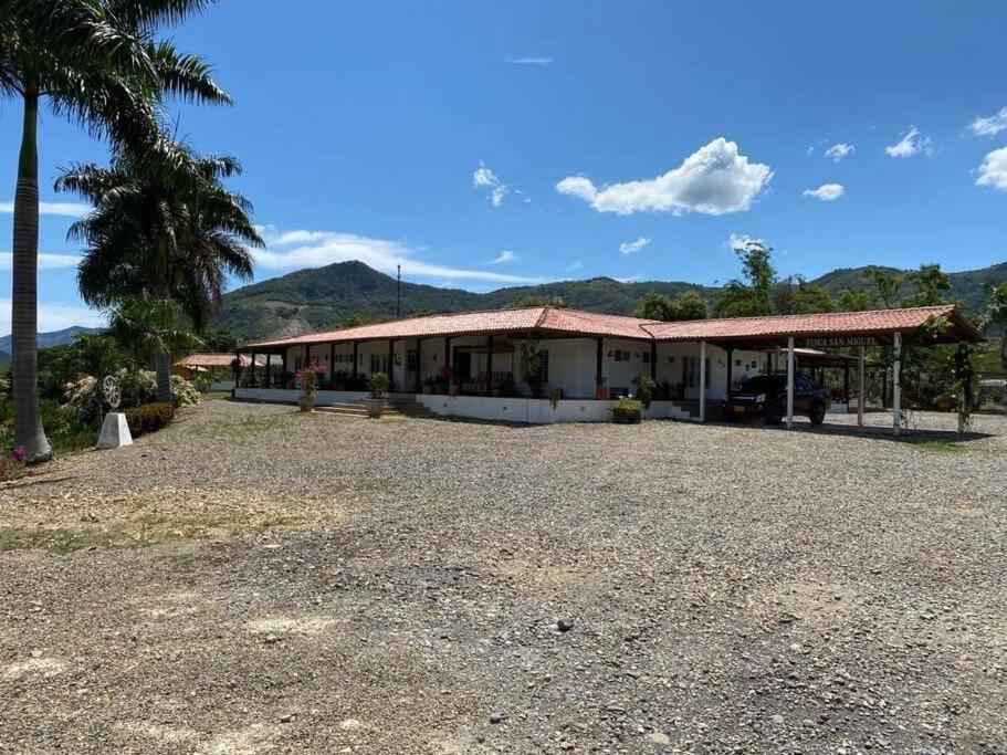 Finca Campestre Con Hermosa Vista Anapoima Exteriör bild